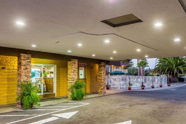 Rodeway Inn Wine Country image 1