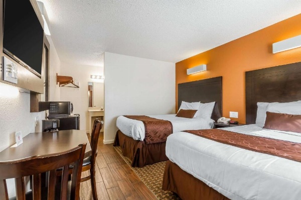 Rodeway Inn Wine Country image 10